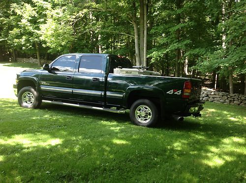 Like new  2002 siverado 2500 hd crew cab