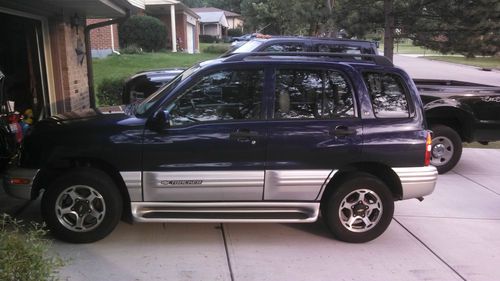 2001 chevrolet tracker lt sport utility 4-door 2.5l