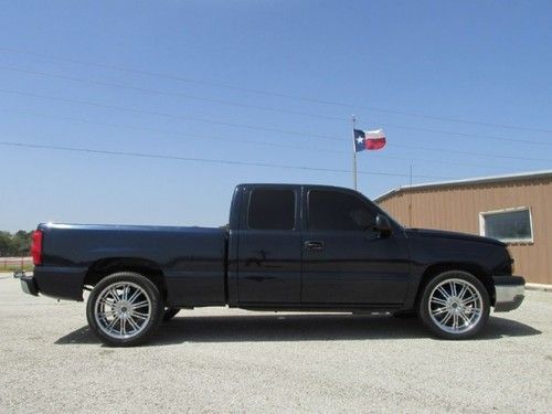 Classic 2wd ext cab super clean only 92k miles 22" wheels sharp clean carfax