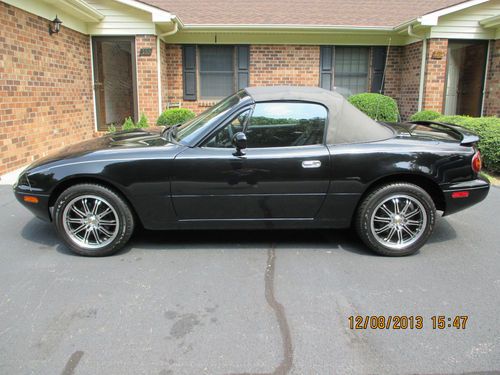 1996 mazda miata m edition convertible 2-door 1.8l