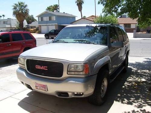 1999 GMC Yukon Denali 4WD - extra set wheels and tires included, image 3