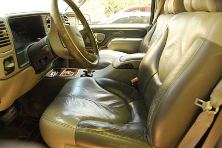 1999 GMC Yukon Denali 4WD - extra set wheels and tires included, image 4