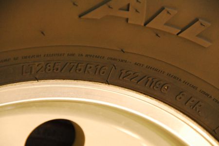 1999 GMC Yukon Denali 4WD - extra set wheels and tires included, image 6