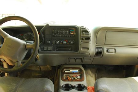 1999 GMC Yukon Denali 4WD - extra set wheels and tires included, image 7