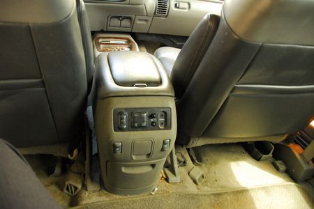 1999 GMC Yukon Denali 4WD - extra set wheels and tires included, image 8