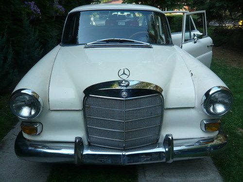 Mercedes benz 230 1968 no reserve cold air