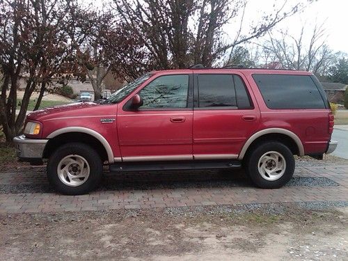 Suv  eddie bauer edition red