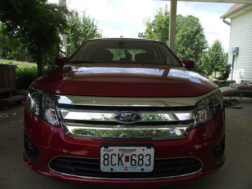 2011 ford fusion se sedan 4-door 2.5l red candy metallic one owner
