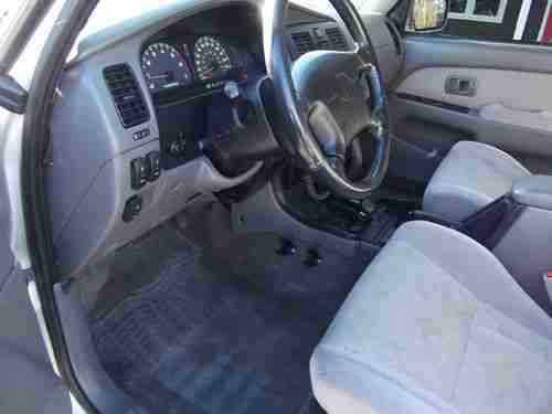 2001 Toyota 4Runner SR5 Sport Utility 4x4  4 dr Auto, image 15