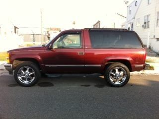 1995 chevrolet tahoe ls sport utility 2-door 5.7l 8 cylinder