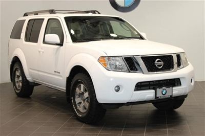 White nissan pathfinder se off road 2008 navigation leather rear camera