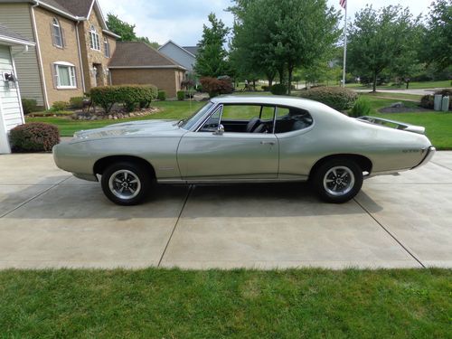 1968 pontiac gto true h.o. 400 4 spd /  phs documented /  frame off restoration!