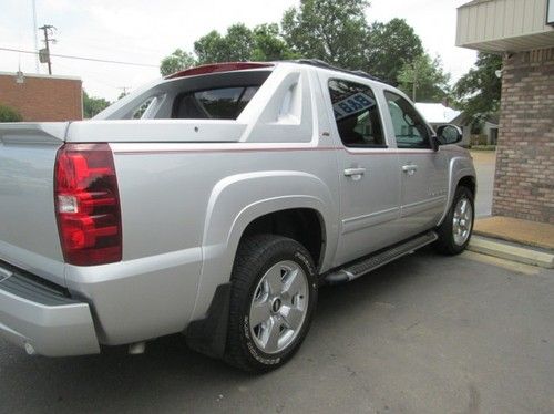 2012 chevrolet avalanche lt crew cab pickup 4-door 5.3l