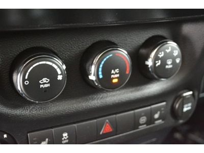 Manual Transmission Heated Seats Navigation Tow Package Running Boards, image 24