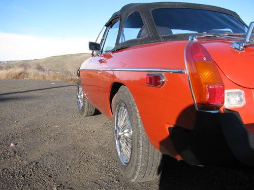 1977 MG MGB convertible, image 3