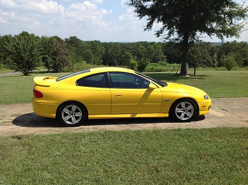 2004 pontiac gto base coupe 2-door 5.7l