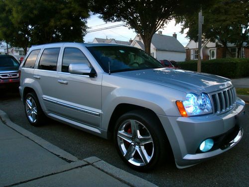 2006 jeep srt 8 -15,000original miles-mint condition. no reserve