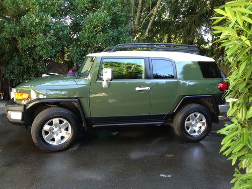 2010 toyota fj cruiser 4x4 army green automatic 4.0l