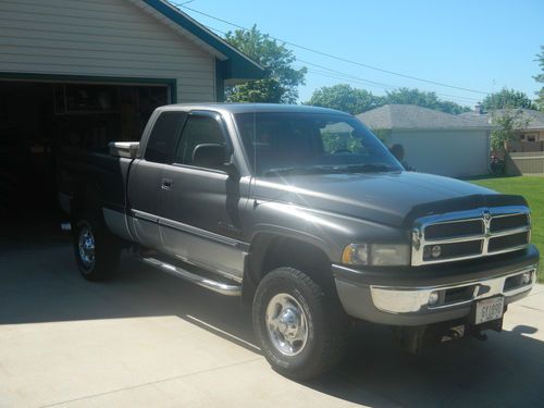 2001 dodge ram 2500 cummins turbo diesel 8'2" boss v-plow