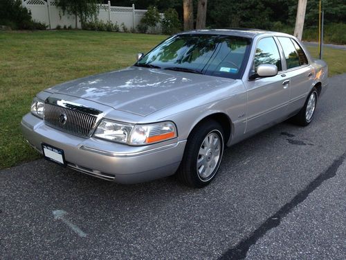 2005 mercury grand marquis ultimate edition sedan 4-door 4.6l  cream puff!