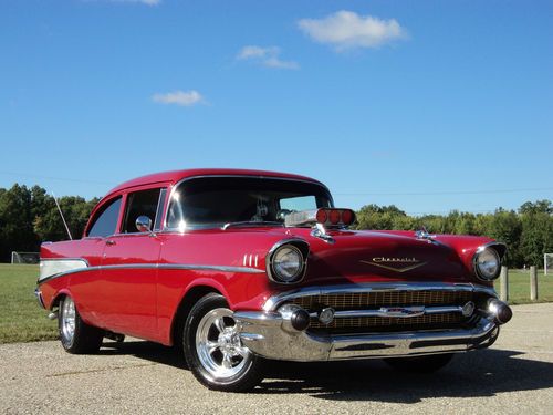 Very slick chevy belair 210 big block / 4 speed/ gm 53 54 55 56 57 58 59 60 61