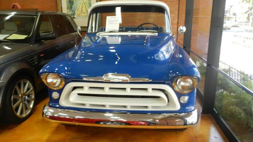 1957 chevrolet 3200 pick up v-8 ( 350) mint condition