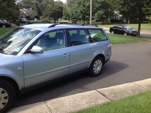 Light blue 2003 volkswagen passat wagon ***no reserve! clean carfax!***