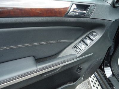 Black on Black Navigation Rear Entertainment Moonroof Must sell We Finance, image 18