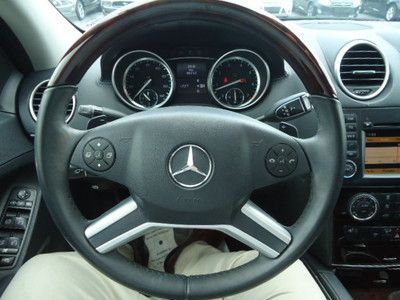 Black on Black Navigation Rear Entertainment Moonroof Must sell We Finance, image 37