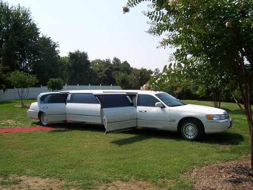 2000 lincoln town car 120" stretch limousine 5 door