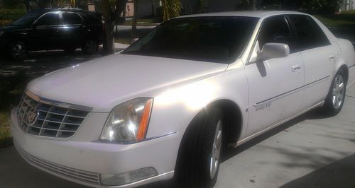 2007 cadillac  dts  one owner   in very nice shape  mary kay edition