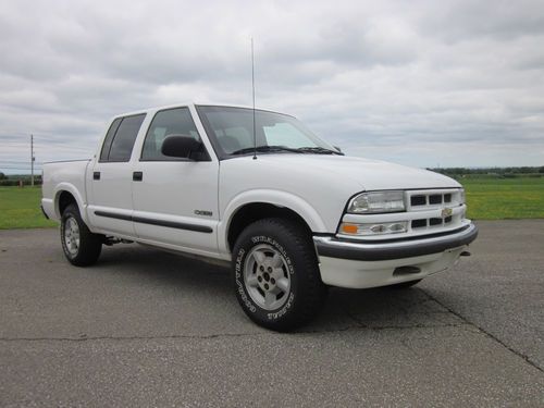 Rust- free carolina truck - s-10 crew cab - 4 x 4 - outstanding