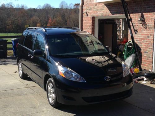 2008 sienna le, black, new tires, 7 passenger, remote doors, clean, 133,222mi