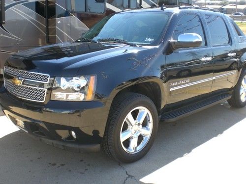 2011 chevrolet avalanche ltz loaded roof and nav no reserve!!!
