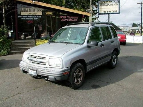 2001 chevrolet tracker automatic 4-door suv