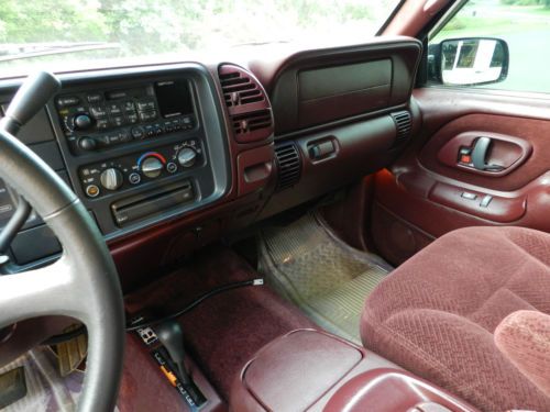 98' GMC Suburban 1500 6.5 Diesel, image 12