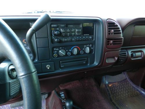 98' GMC Suburban 1500 6.5 Diesel, image 16