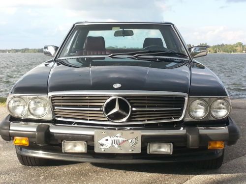 Sharp, low milage,  1986 mercedes 560sl