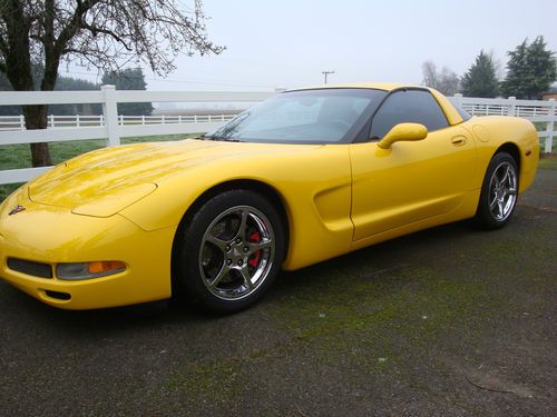 Striking yellow 2001 c5 corvette 6 speed american sports car valentine present!