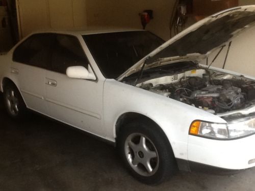 1993 nissan maxima gxe sedan 4-door 3.0l