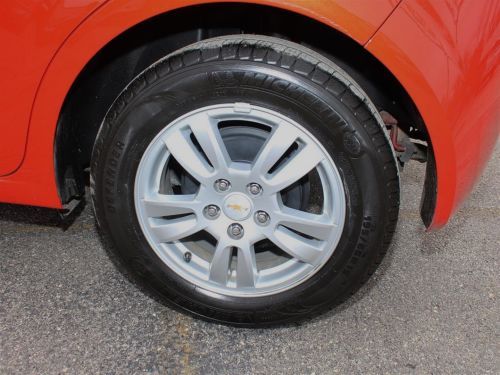 1.8L I4 Automatic LS Keyless Entry OnStar SiriusXM Power Equipment Alloy Wheels, image 9