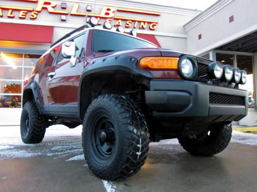 2008 toyota fj cruiser custom 4x4, 1-owner, lift kit, flares, fully loaded!