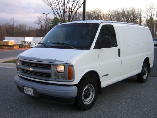 2000 chevrolet g20 cargo van white