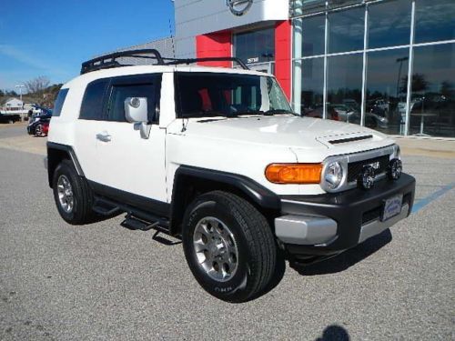 2012 toyota fj cruiser 4x4  pre-owned must sell clean absolute sale garage kept