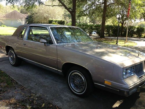 1983 oldsmobile cutlass supreme brougham coupe 2-door 5.0l