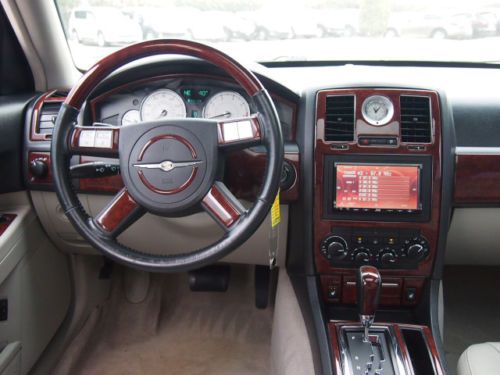 5.7L Power Door Locks Power Windows Power Driver's Seat Power Passenger Seat, image 5