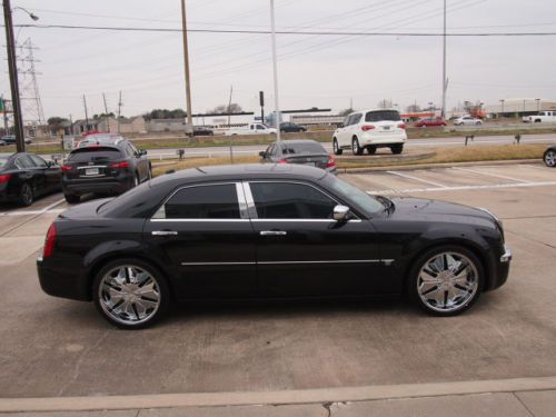 5.7L Power Door Locks Power Windows Power Driver's Seat Power Passenger Seat, image 11