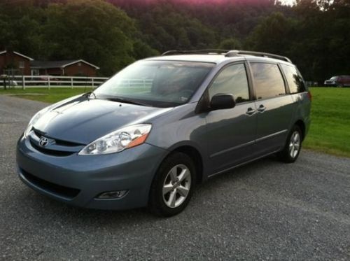 2010 toyota sienna le leather really nice vehicle