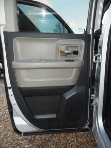 2011 Ram 1500 SLT Crew Cab Pickup 4-Door 4.7L, image 15