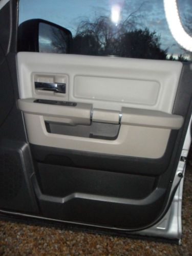 2011 Ram 1500 SLT Crew Cab Pickup 4-Door 4.7L, image 16